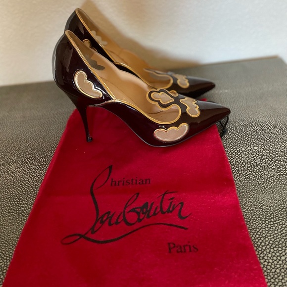 CHRISTIAN LOUBOUTIN Patent Leather
“Indies 100 Pumps” - Picture 6 of 7